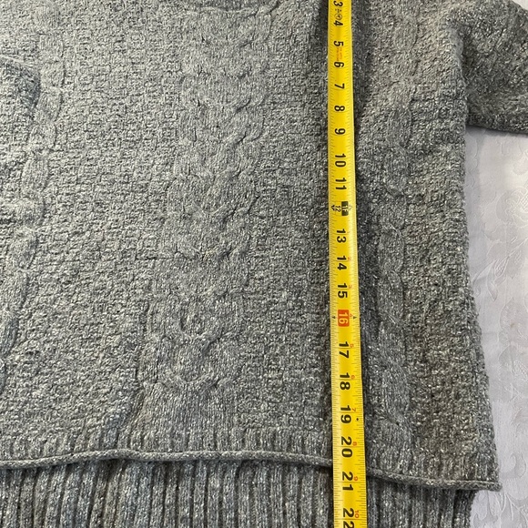 Madewell Gray Lambs blend Wool Women Sweater Size Extra Small, High Low Donegal - Picture 8 of 9